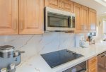 From preparing a full Thanksgiving Day meal, to serving evening pupus, this beautiful space offers everything you need to get the job done